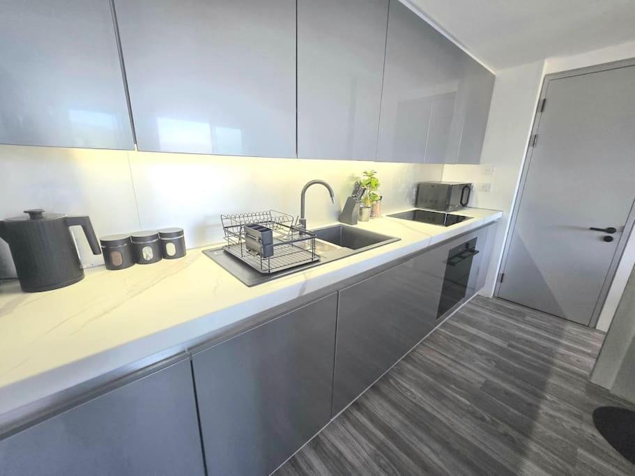 Apartment Modern Duplex Penthouse Panoramic Views & Parking