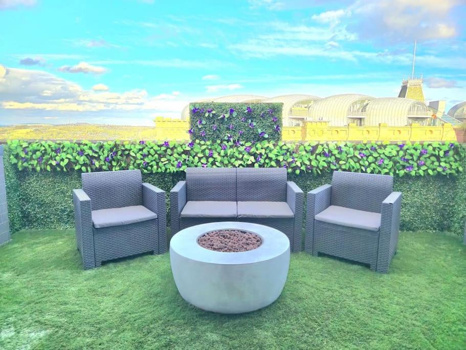 Modern Duplex Penthouse Panoramic Views & Parking Apartment *